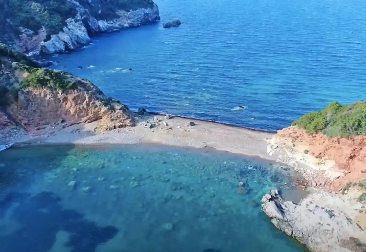 Η δίδυμη παραλία της Εύβοιας